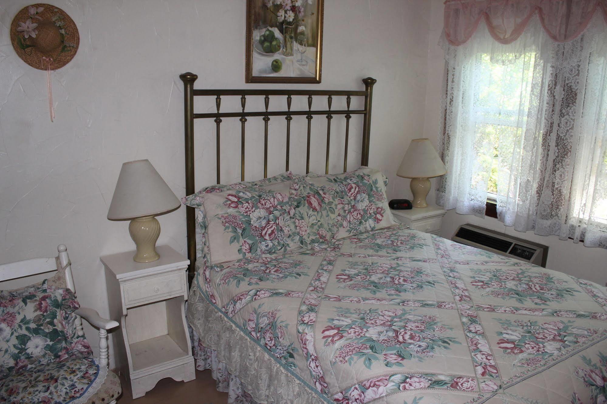 Sea Breeze Inn Hyannis Port Esterno foto